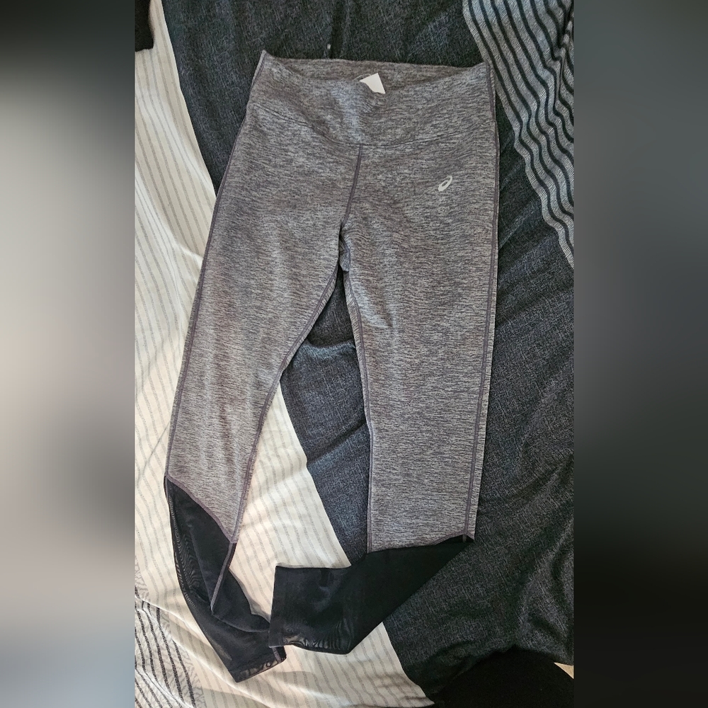 Athletic leggings